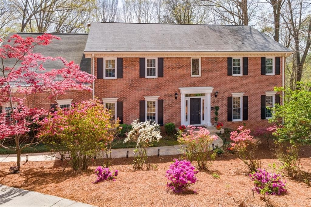 4 bedroom, 5 bathroom single family residence sold at 85 Cliffside Crossing, Atlanta, GA 30350