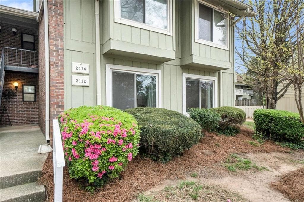 2 bedroom, 2 bathroom condominium sold at 2112 Palmyra Drive, Marietta, GA 30067