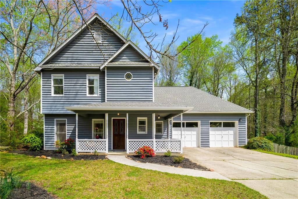 3 bedroom, 3 bathroom, 2,056 sq ft single family residence sold at 3021 Favor Pines Court, Marietta, GA 30060