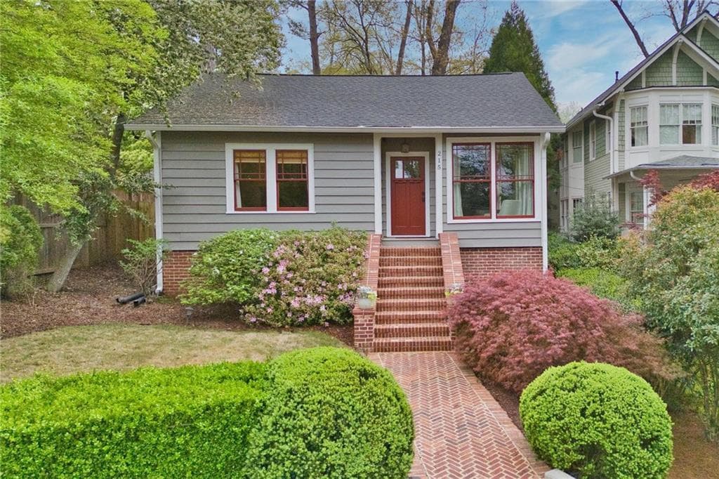 2 bedroom, 2 bathroom single family residence sold at 215 Terrace Drive, Atlanta, GA 30305