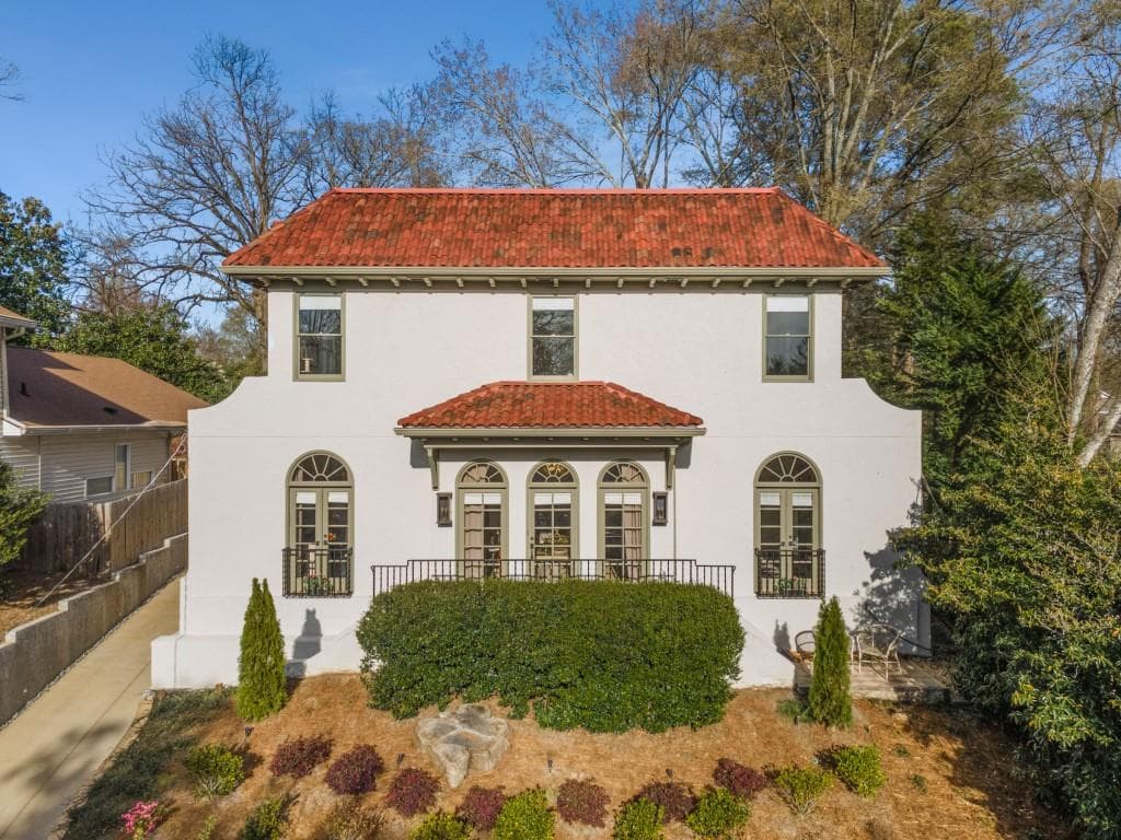 5 bedroom, 5 bathroom, 4,880 sq ft single family residence sold at 1311 Berwick Avenue, Atlanta, GA 30306