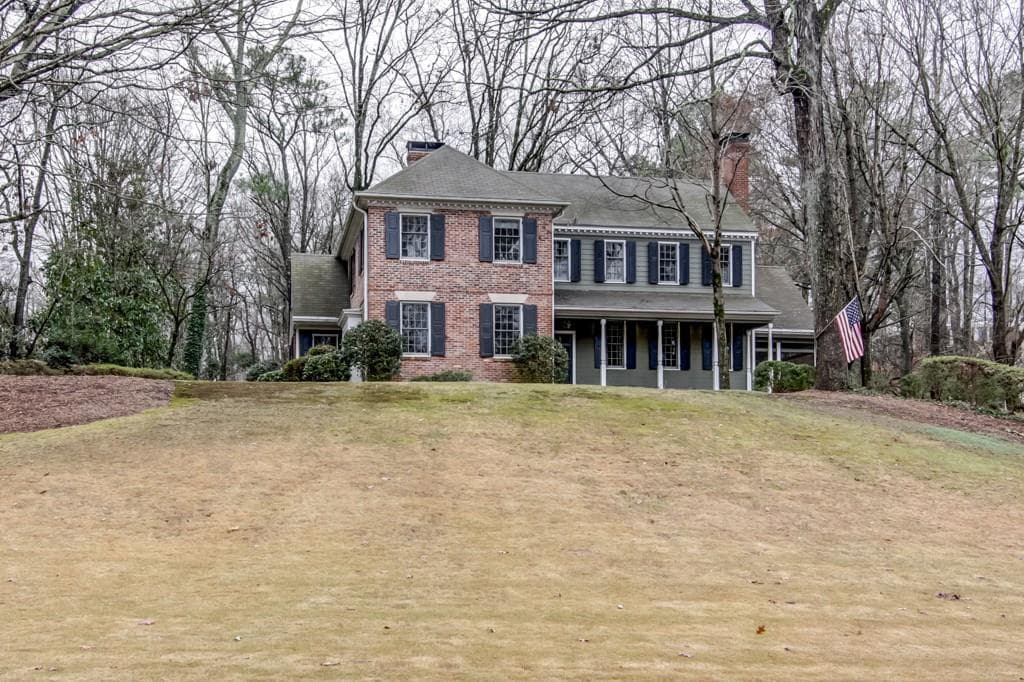4 bedroom, 4 bathroom single family residence sold at 3740 Cloudland Drive, Atlanta, GA 30327