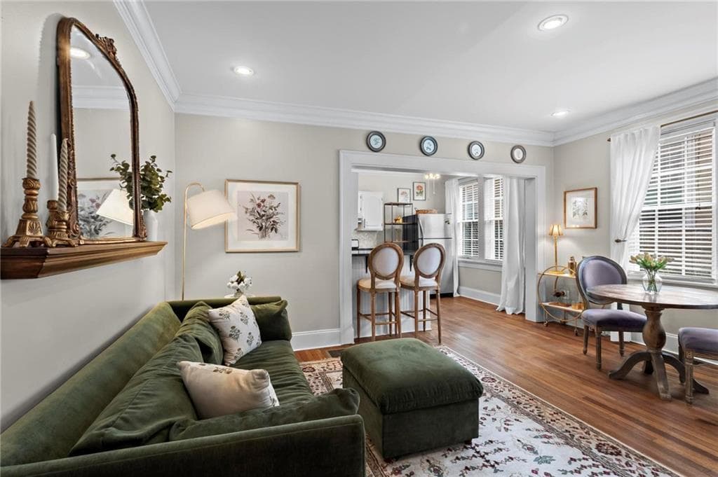 1 bedroom, 1 bathroom, 700 sq ft condominium sold at 991 N Highland Avenue 1, Atlanta, GA 30306