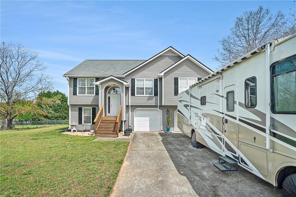 3 bedroom, 2 bathroom single family residence sold at 1218 Cabots Lane, Auburn, GA 30011