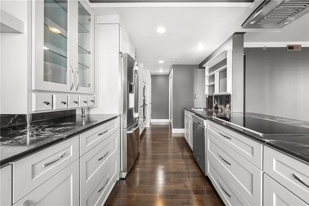 2 bedroom, 2 bathroom condominium sold at 3435 Kingsboro Road 603, Atlanta, GA 30326