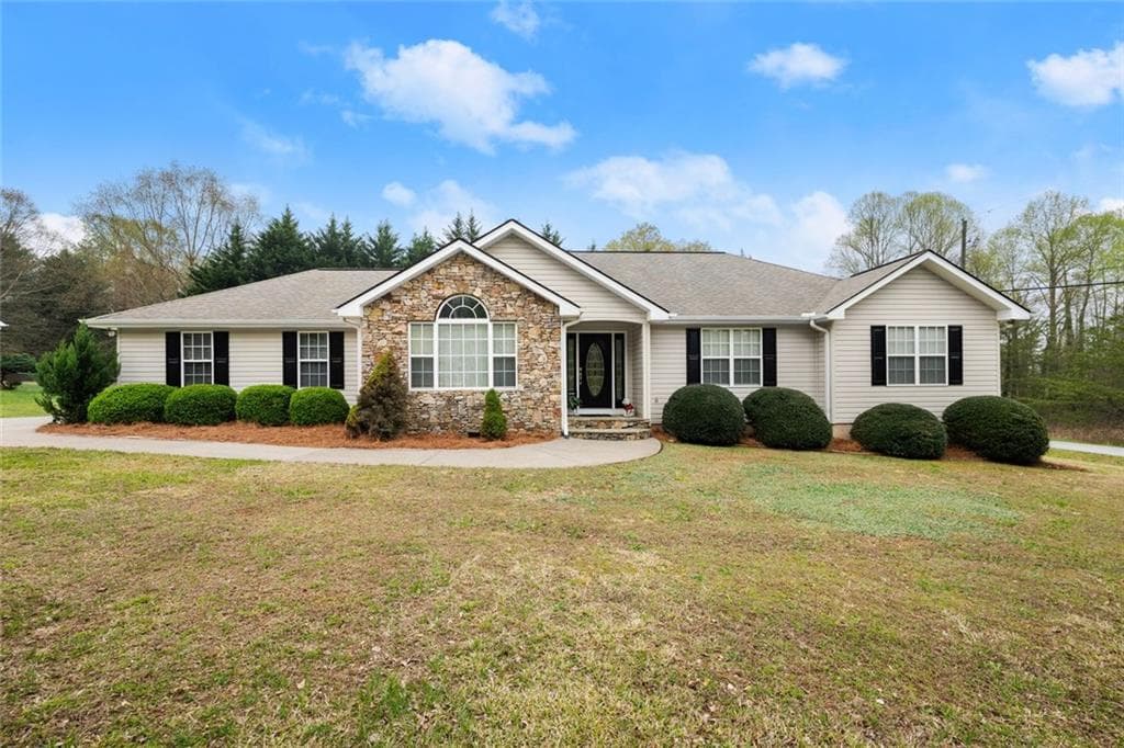 3 bedroom, 3 bathroom single family residence sold at 18 Woodman Hall Road, Cleveland, GA 30528