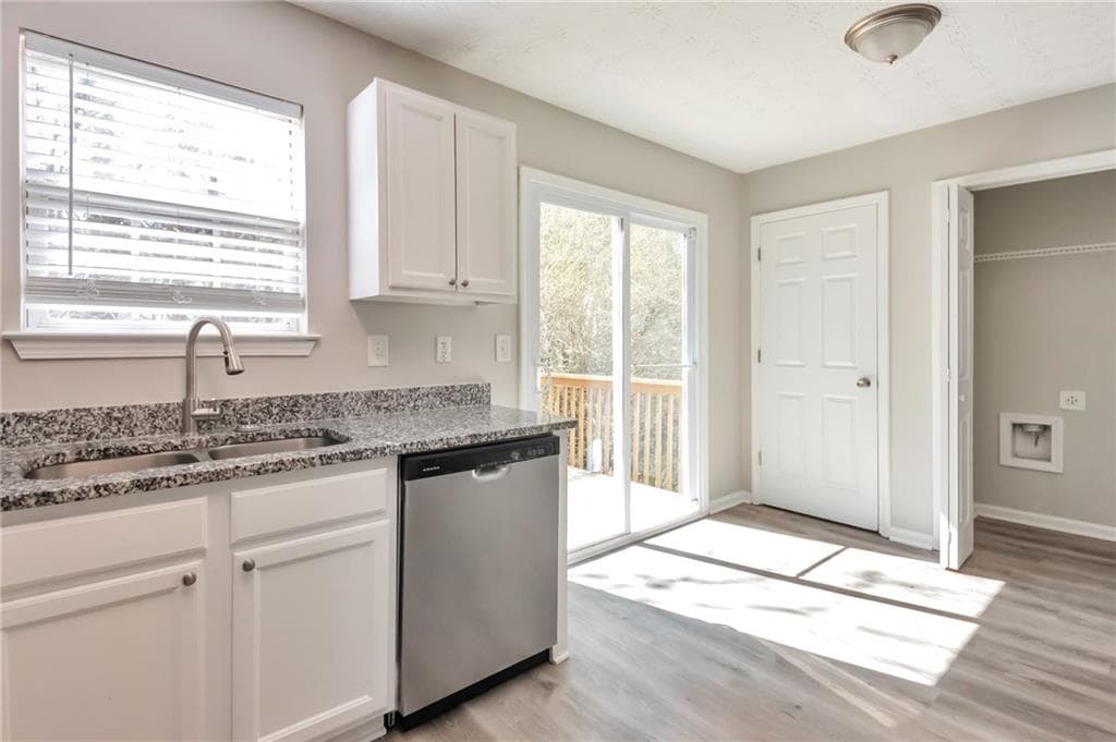 4 bedroom, 3 bathroom, 1,559 sq ft single family residence under contract at 344 Springbottom Court, Lawrenceville, GA 30046 — photo 10