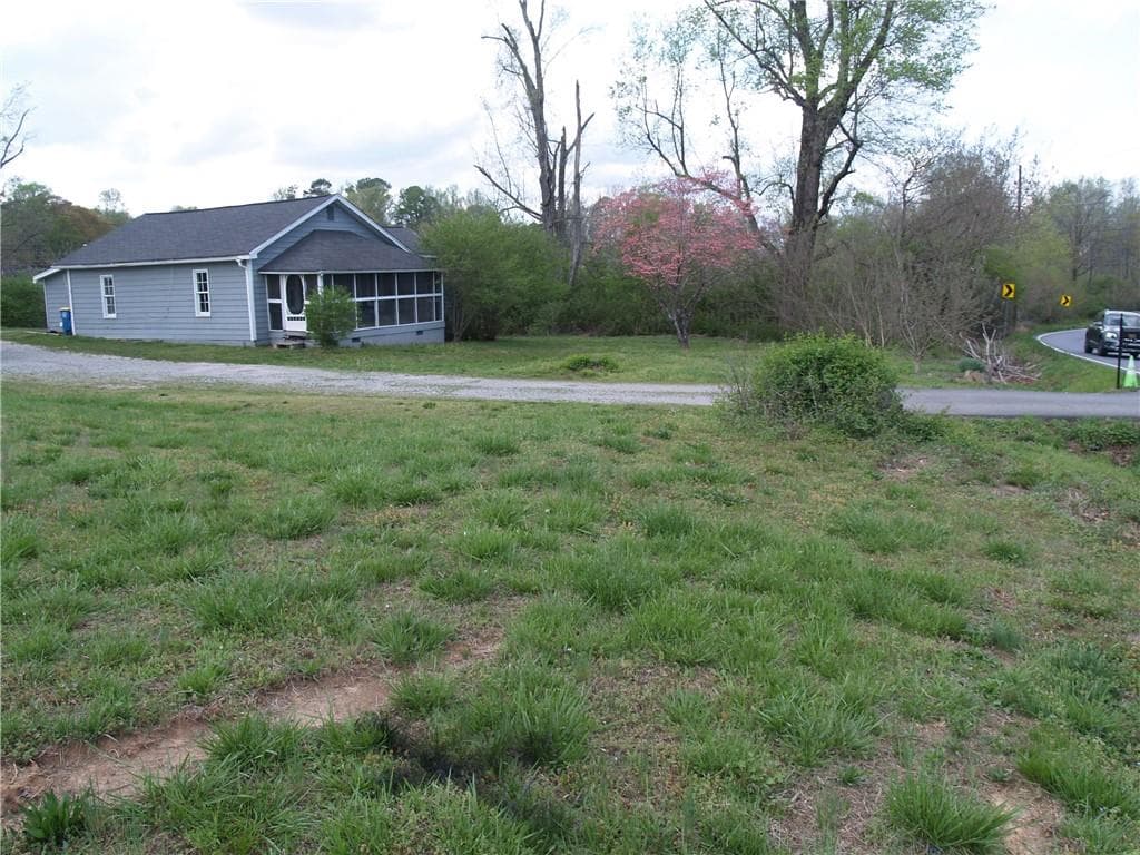 2 bedroom, 1 bathroom single family residence sold at 3915 DAHLONEGA Highway, Cumming, GA 30028 — photo 1 of 1