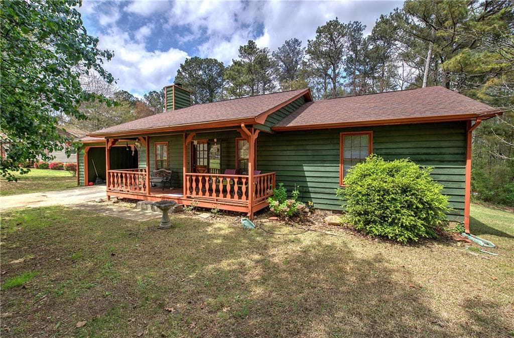 3 bedroom, 2 bathroom single family residence sold at 38 E Boxwood Drive, Cartersville, GA 30121