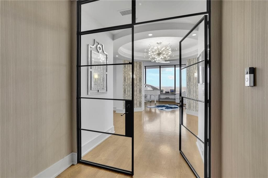 3 bedroom, 4 bathroom condominium sold at 2828 Peachtree Road 3100, Atlanta, GA 30305