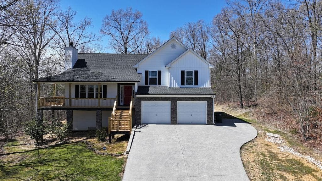 3 bedroom, 3 bathroom single family residence sold at 156 Long Pointe Road, Calhoun, GA 30701