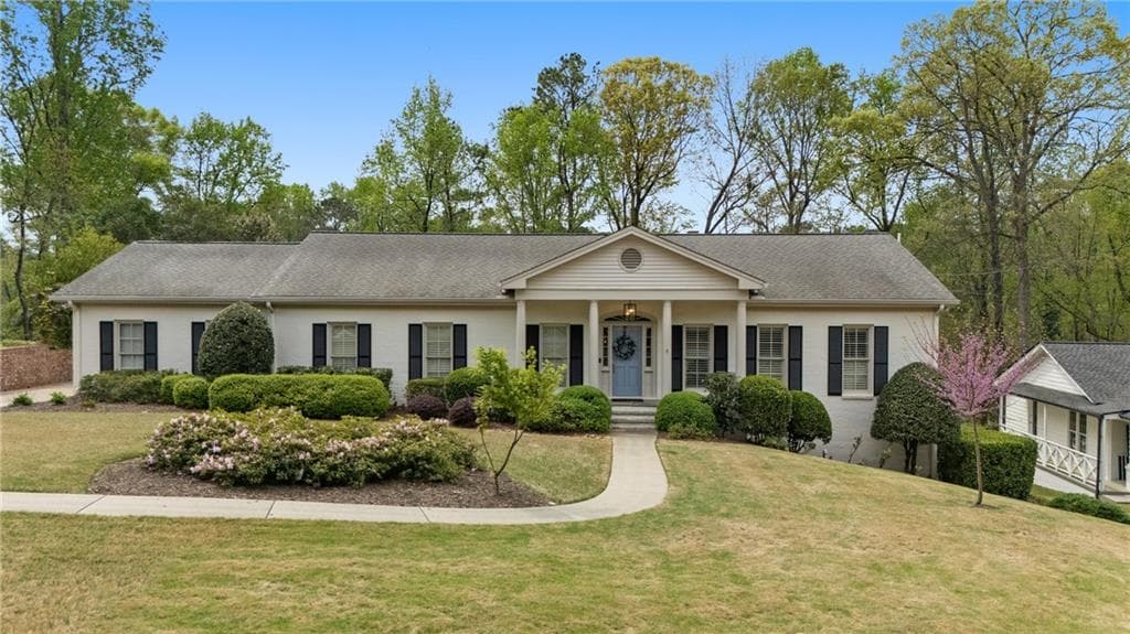 5 bedroom, 5 bathroom single family residence sold at 1724 Ridge Valley Court, Atlanta, GA 30327