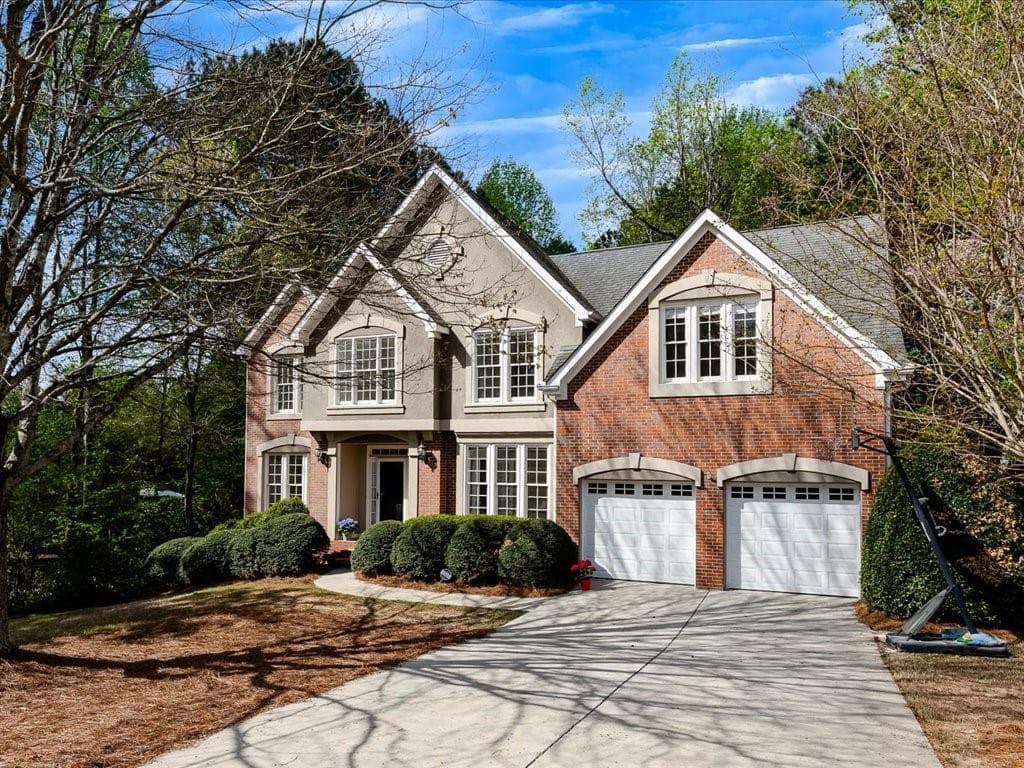 6 bedroom, 5 bathroom single family residence sold at 11770 Ashwick Place, Johns Creek, GA 30005
