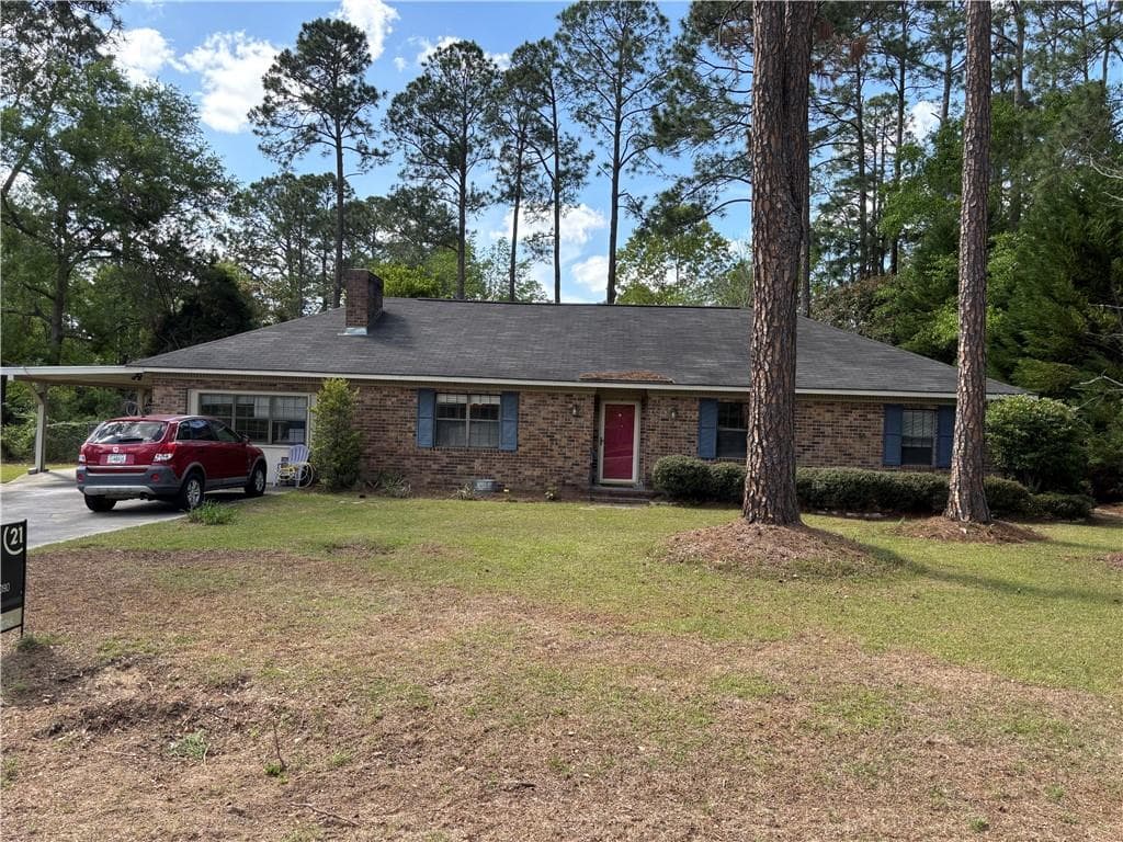 3 bedroom, 2 bathroom single family residence sold at 207 Lee Drive, Statesboro, GA 30461