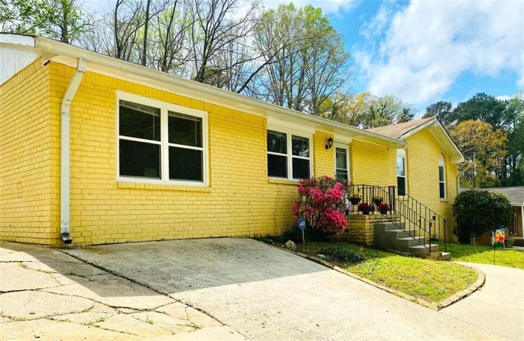 4554 Saint Andrews Drive, Atlanta, GA 30331 — most recent listing photo
