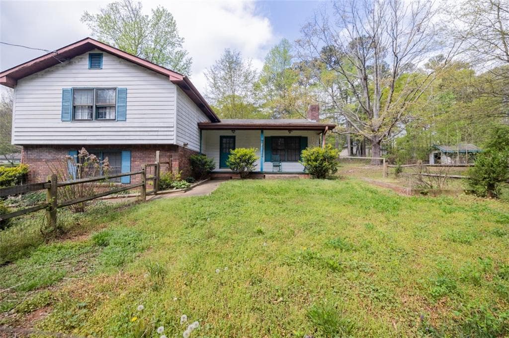 4 bedroom, 3 bathroom single family residence sold at 215 Fernbank Street, Alpharetta, GA 30004