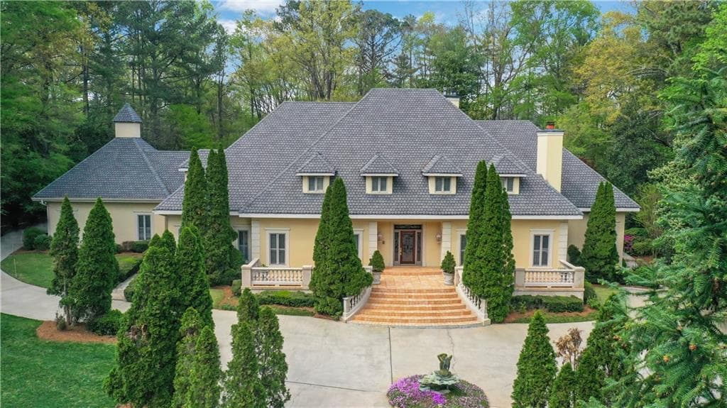 5 bedroom, 7 bathroom single family residence sold at 3835 Paces Ferry Road, Atlanta, GA 30327