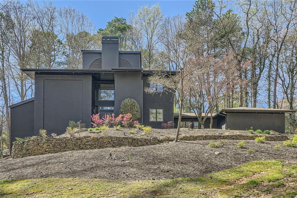 3 bedroom, 5 bathroom, 5,319 sq ft single family residence sold at 3011 Cravey Trail, Atlanta, GA 30345