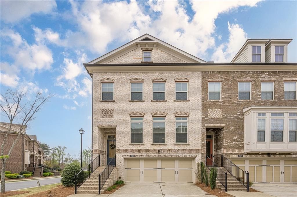 4 bedroom, 4 bathroom townhouse sold at 7825 Laurel Crest Drive, Suwanee, GA 30024