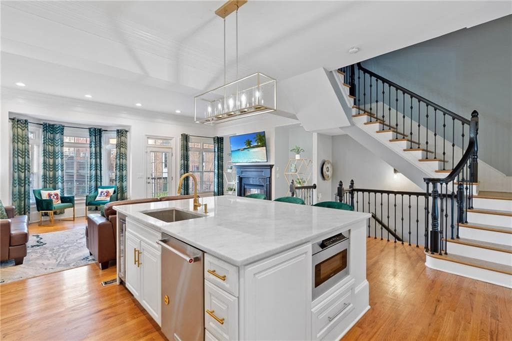 4 bedroom, 5 bathroom townhouse sold at 2602 Brookhaven Chase Lane, Brookhaven, GA 30319