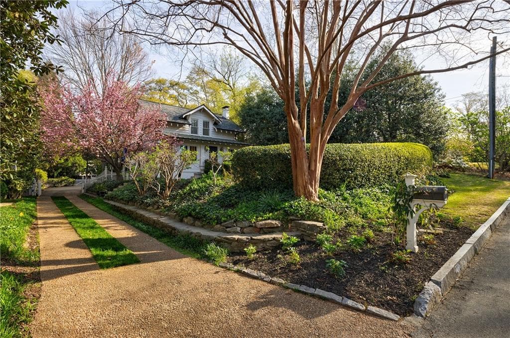 4 bedroom, 4 bathroom, 4,193 sq ft single family residence sold at 202 Lakeview Avenue, Atlanta, GA 30305