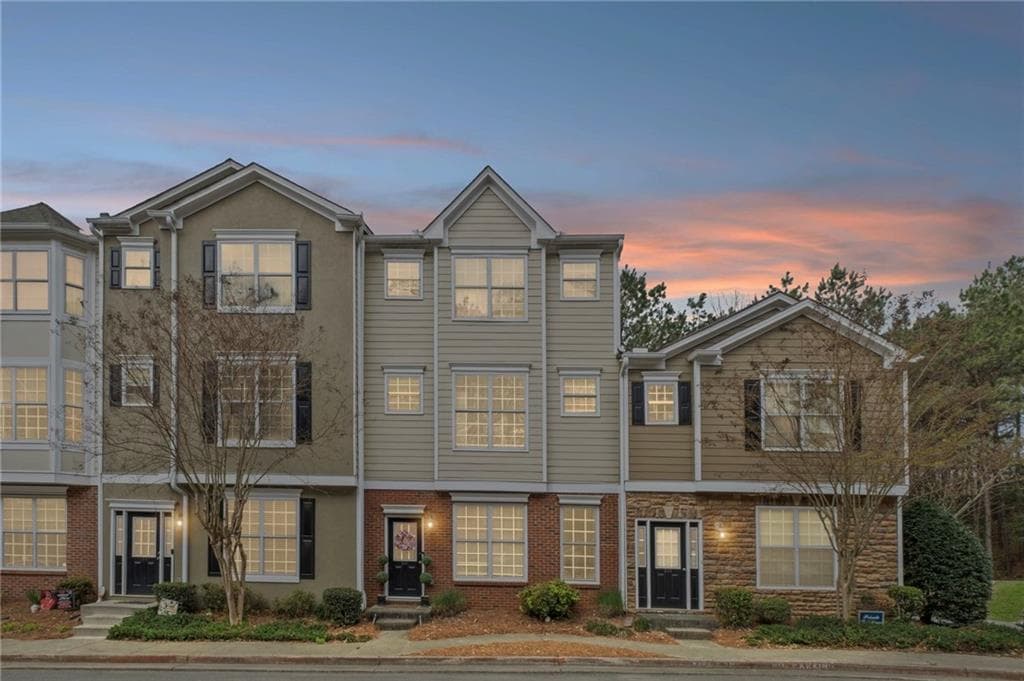 3 bedroom, 3 bathroom townhouse sold at 241 Riverstone Commons Circle, Canton, GA 30114
