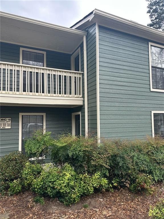 2 bedroom, 2 bathroom condominium sold at 2824 Vinings Central Drive 146, Atlanta, GA 30339
