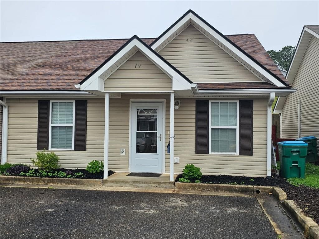 2 bedroom, 2 bathroom townhouse sold at 42 Brittany Court, Jasper, GA 30143