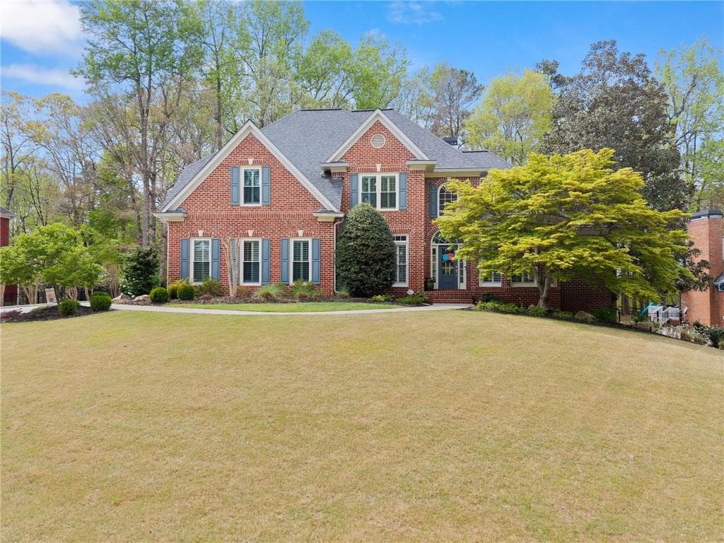 5 bedroom, 5 bathroom single family residence sold at 1870 Chattahoochee Run Drive, Suwanee, GA 30024