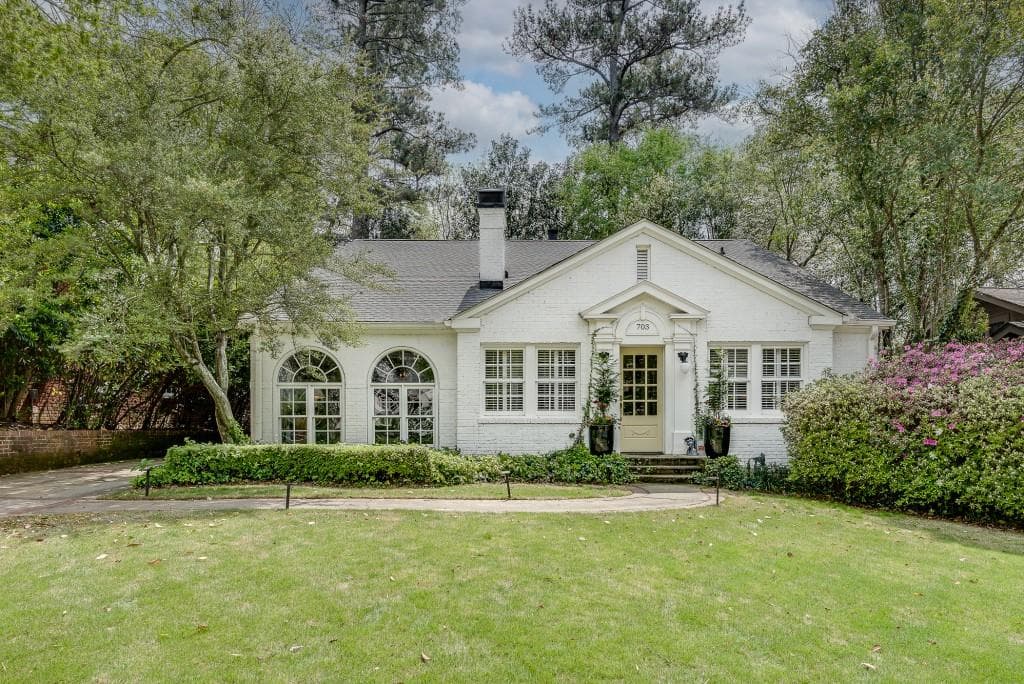 4 bedroom, 4 bathroom single family residence sold at 703 Cumberland Circle, Atlanta, GA 30306