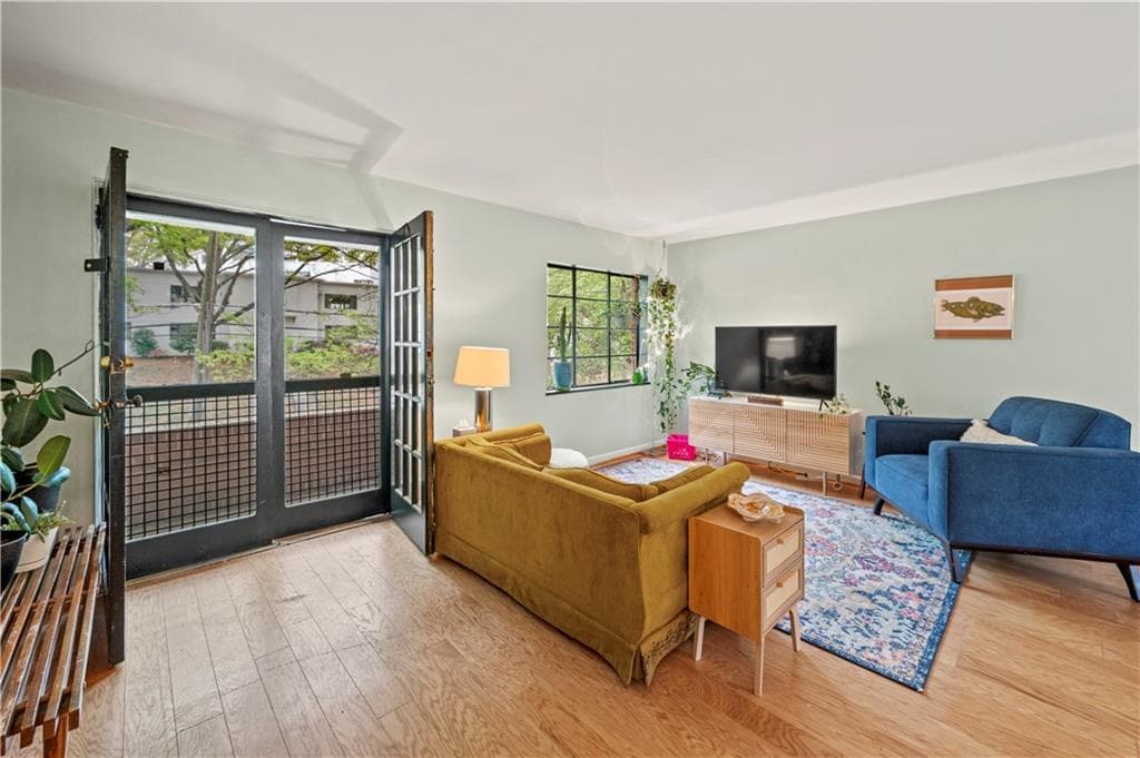 1 bedroom, 1 bathroom condominium sold at 1380 Chalmette Drive 3, Atlanta, GA 30306