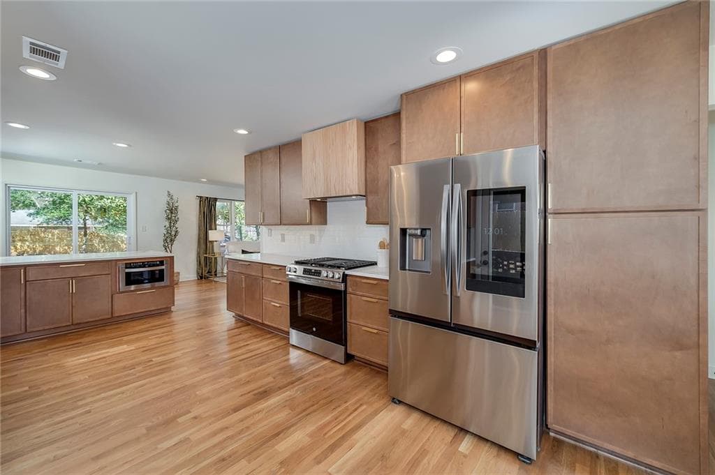 3 bedroom, 3 bathroom, 2,200 sq ft single family residence sold at 2569 Woodhill Lane, Atlanta, GA 30344