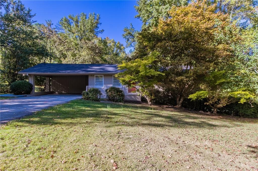 5 bedroom, 3 bathroom single family residence sold at 8596 Timberlane Drive, Douglasville, GA 30134