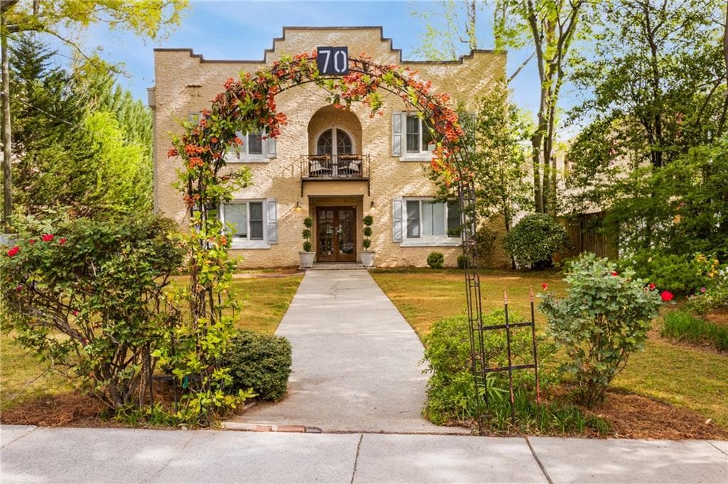1 bedroom, 1 bathroom condominium sold at 70 Sheridan Drive 10, Atlanta, GA 30305