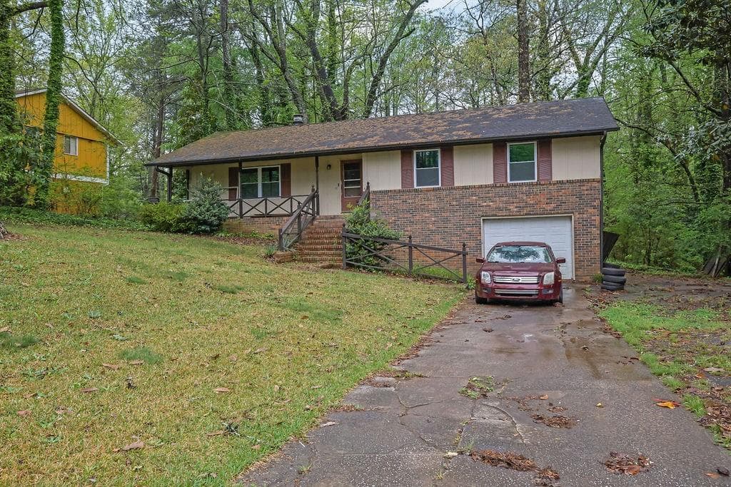 3 bedroom, 2 bathroom, 2,266 sq ft single family residence sold at 1513 Spruce Ridge Way, Stone Mountain, GA 30083