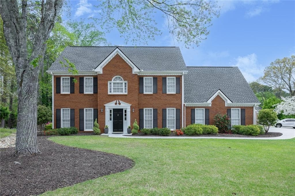 4 bedroom, 3 bathroom single family residence sold at 4950 Willow Creek Drive, Woodstock, GA 30188
