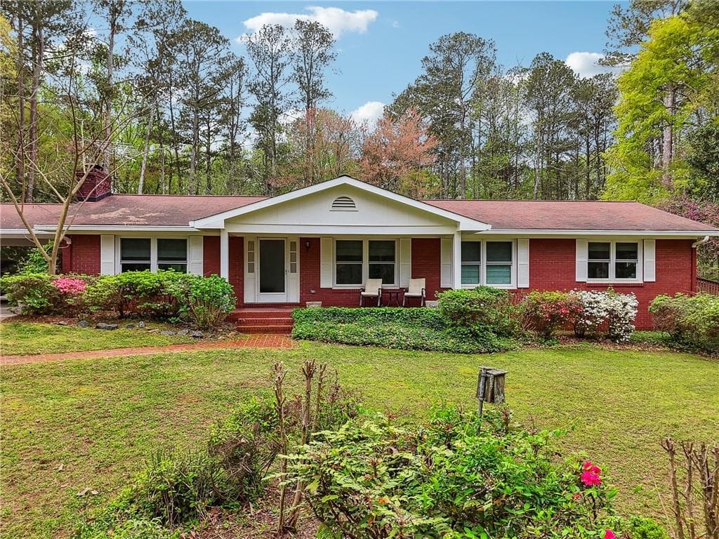 3 bedroom, 2 bathroom single family residence sold at 738 Lauren Circle, Lawrenceville, GA 30043