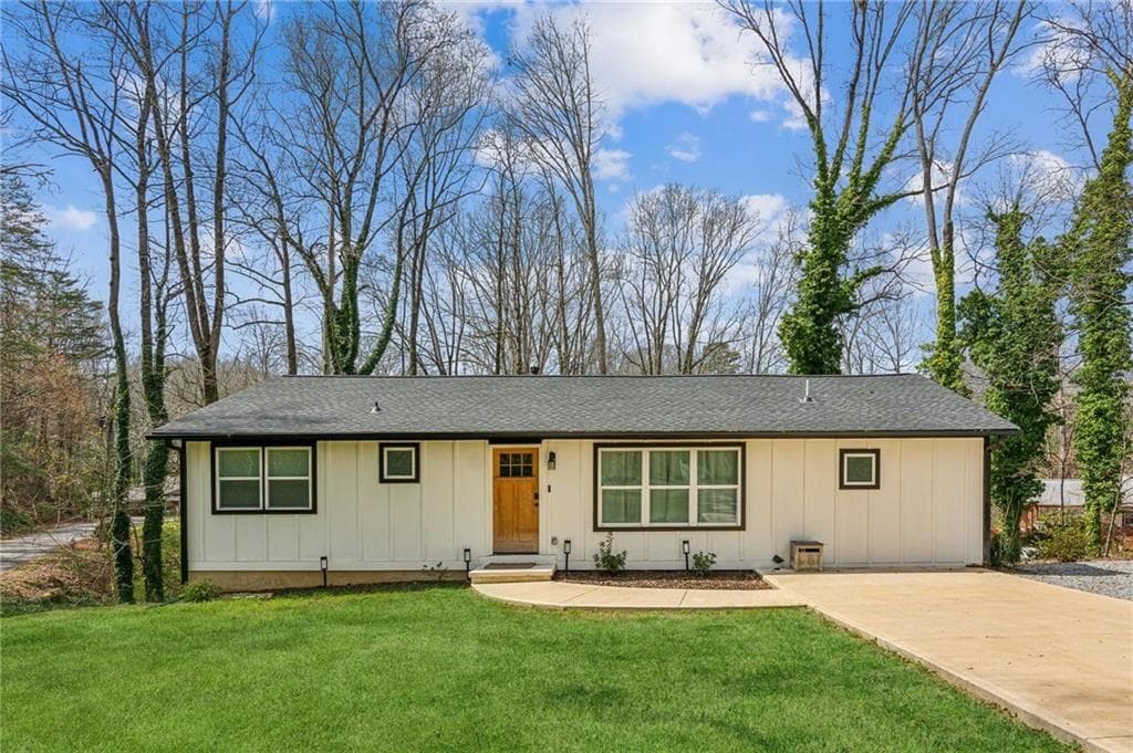 3 bedroom, 3 bathroom single family residence sold at 114 Evergreen Trail, Gainesville, GA 30501