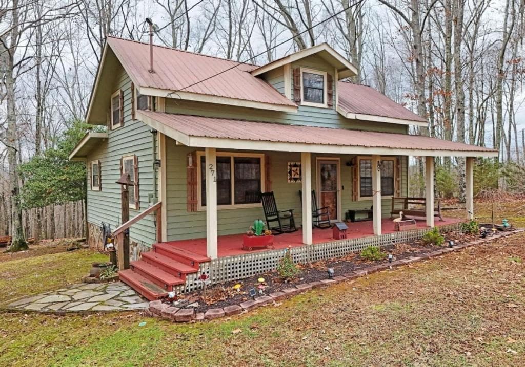 3 bedroom, 2 bathroom single family residence sold at 271 Mull Drive, Mineral Bluff, GA 30559