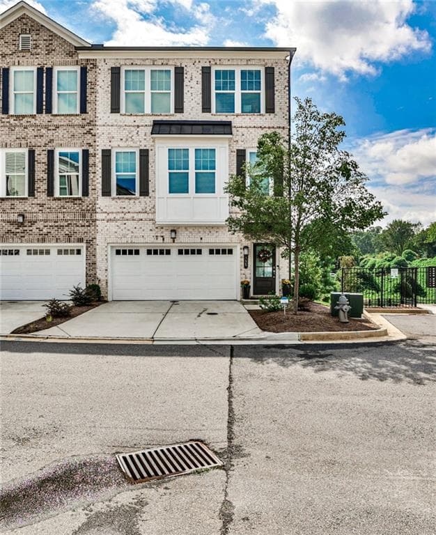 3 bedroom, 4 bathroom townhouse sold at 125 Sidney Street, Marietta, GA 30060