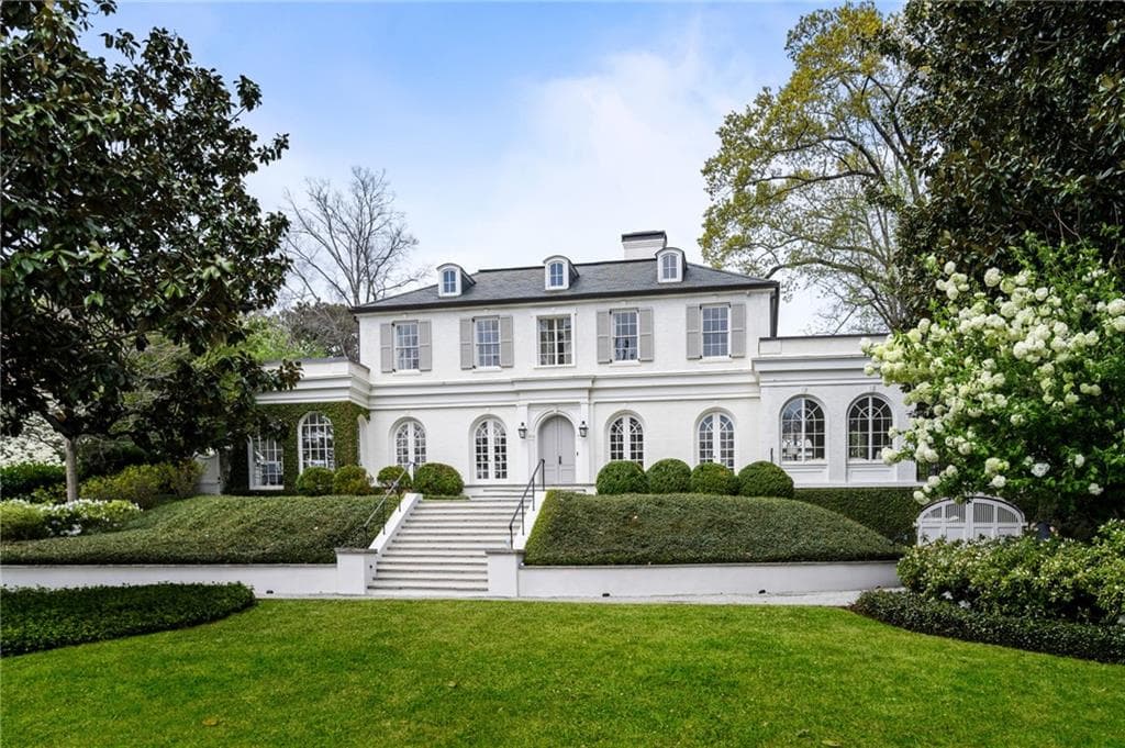 4 bedroom, 6 bathroom, 7,584 sq ft single family residence sold at 315 Peachtree Battle Avenue, Atlanta, GA 30305