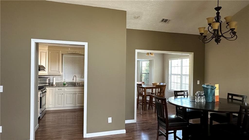 3 bedroom, 3 bathroom, 1,944 sq ft single family residence for sale at 2820 Skye Terrace, Duluth, GA 30096 — photo 5