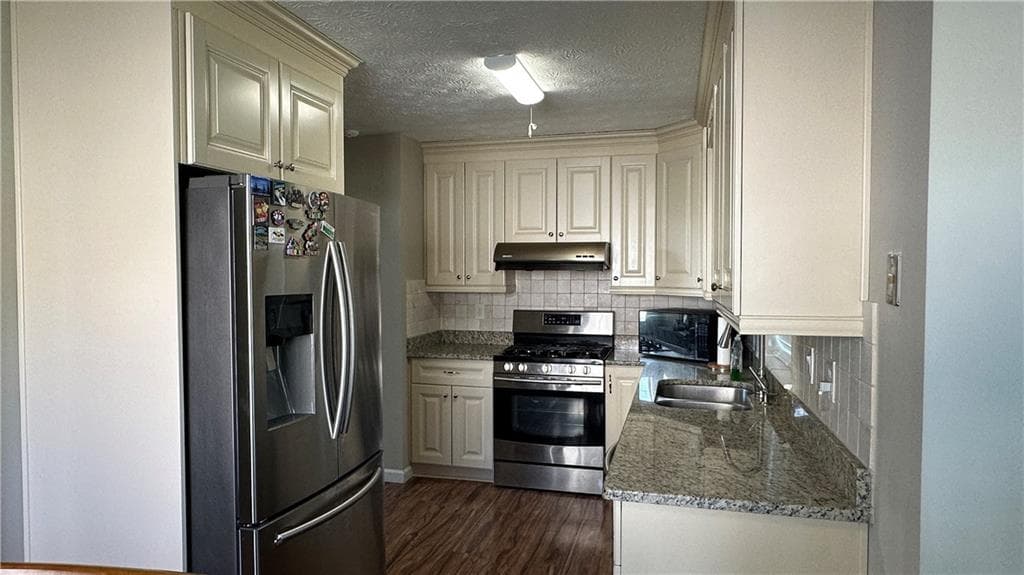 3 bedroom, 3 bathroom, 1,944 sq ft single family residence for sale at 2820 Skye Terrace, Duluth, GA 30096 — photo 6