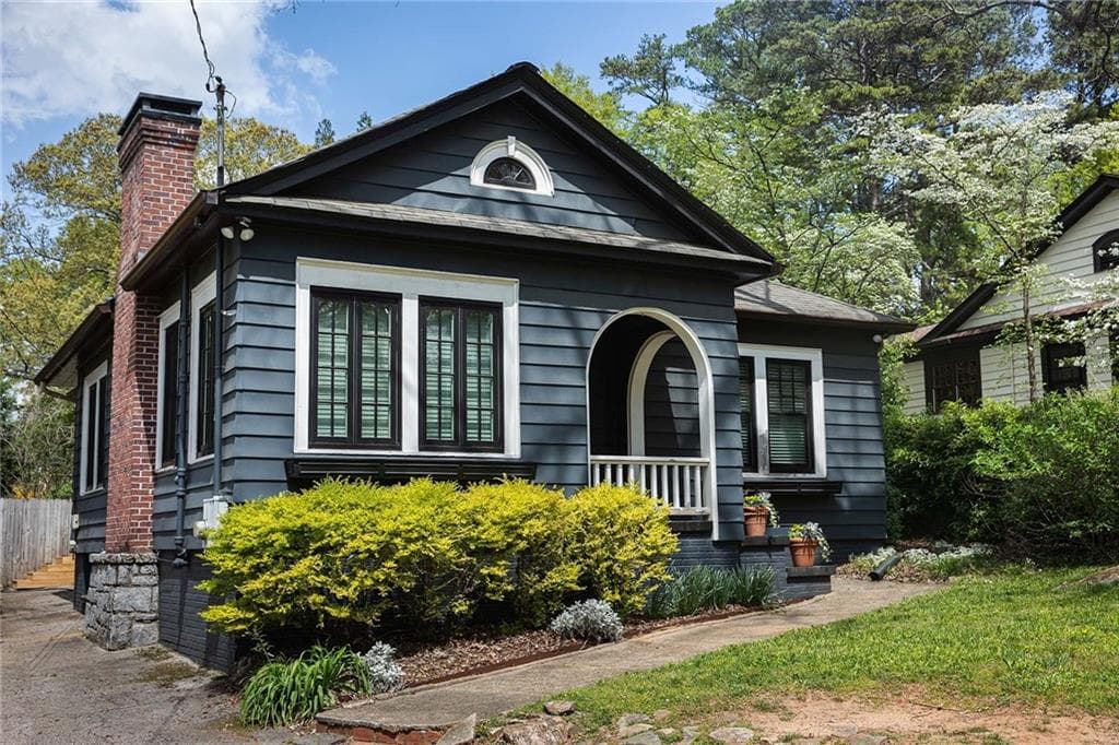 2 bedroom, 2 bathroom single family residence sold at 2800 Memorial Drive, Atlanta, GA 30317