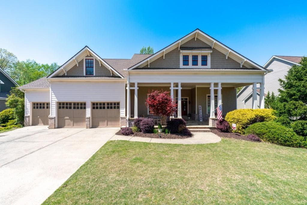 5 bedroom, 4 bathroom single family residence sold at 3137 Perimeter Circle, Buford, GA 30519