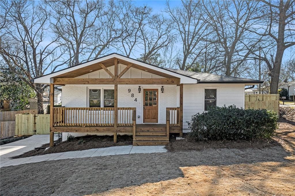 3 bedroom, 3 bathroom single family residence sold at 984 Manor Drive, Smyrna, GA 30080