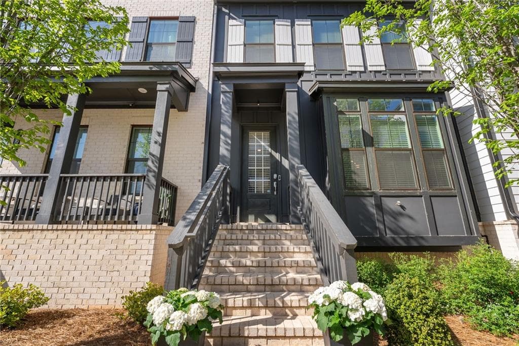 3 bedroom, 4 bathroom townhouse sold at 938 Catamaran Court, Alpharetta, GA 30005