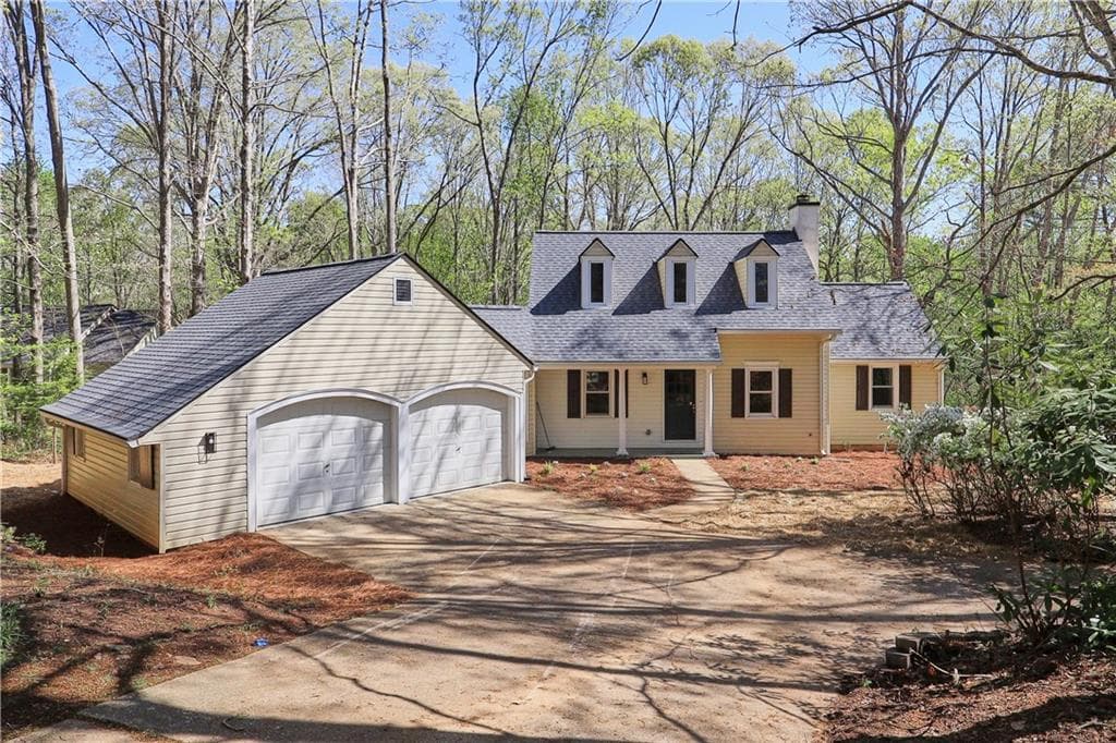 3 bedroom, 3 bathroom single family residence sold at 3004 Big Tree Road, Gainesville, GA 30501