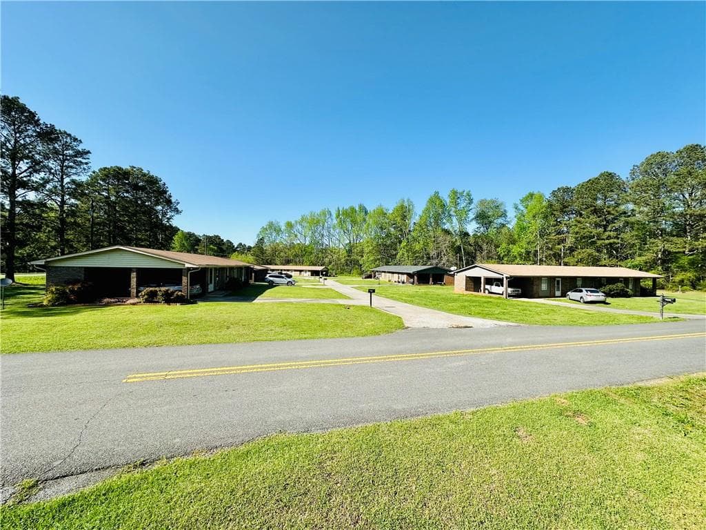 duplex sold at 290 Donahoo Road, Silver Creek, GA 30173
