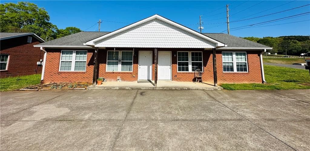 duplex sold at 2 & 4 Dragon Drive, Lindale, GA 30147